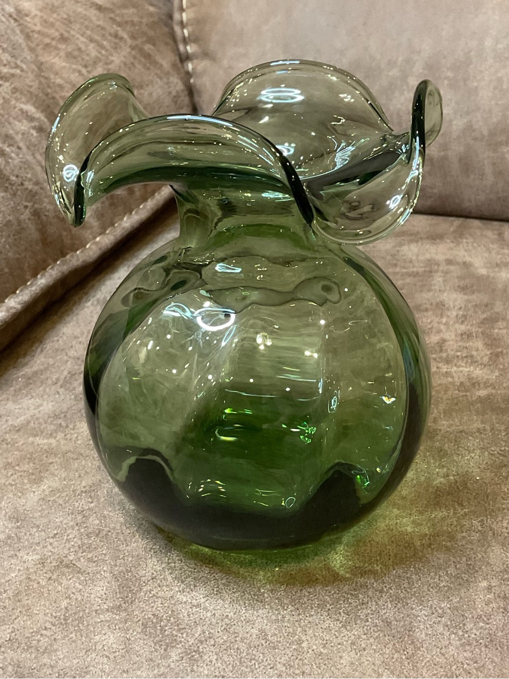 Vietri Hibiscus Green Handblown in Italy